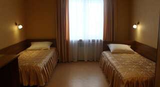 Гостиница Меридиан Ангарск Двухместный номер с 1 кроватью или 2 отдельными кроватями и общей ванной комнатой-4